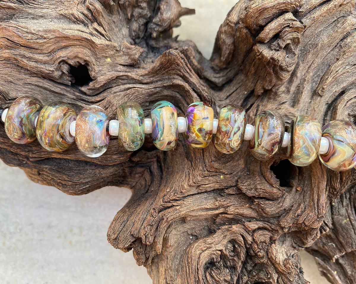 swcreations's tweet photo. ⭐⭐⭐⭐⭐ Color Pop Glitter Multicolor Lampwork Beads Set SRA for $18.00 #SWCreations #fashion https://t.co/owUB9eYooJ