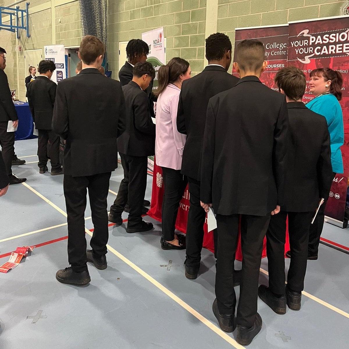 FollowDECTC's tweet image. Pupils have today taken part in our Annual Careers Fair, where over 20 providers from the workplace have visited to speak to pupils about their future career aspirations🤞
#CareersFair #Future #Apprenticeship #University