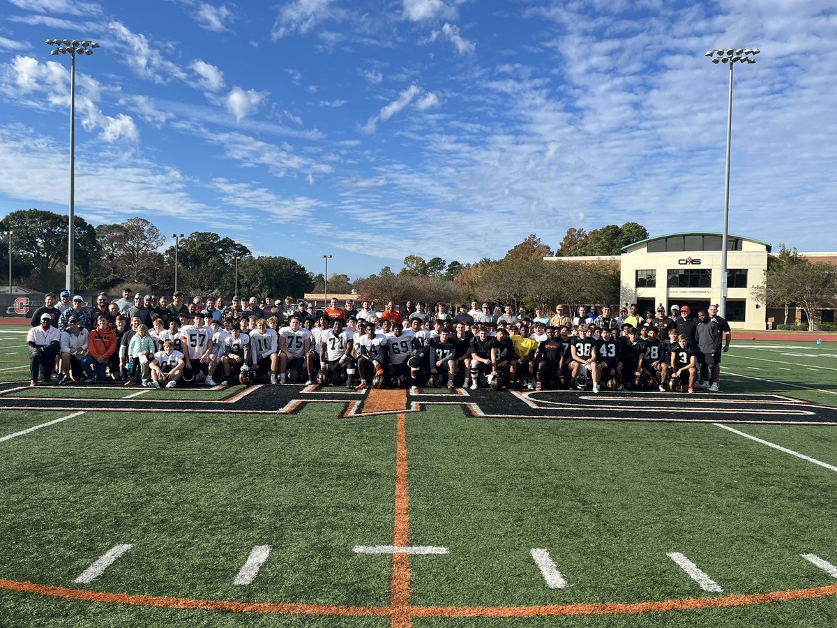 CHSBRAthletics's tweet photo. The Thanksgiving day tradition continues. Thank you Coach Simoneaux for welcoming back alumni and creating a perfect way to start the day; Go Bears! https://t.co/de3YWn0dBj