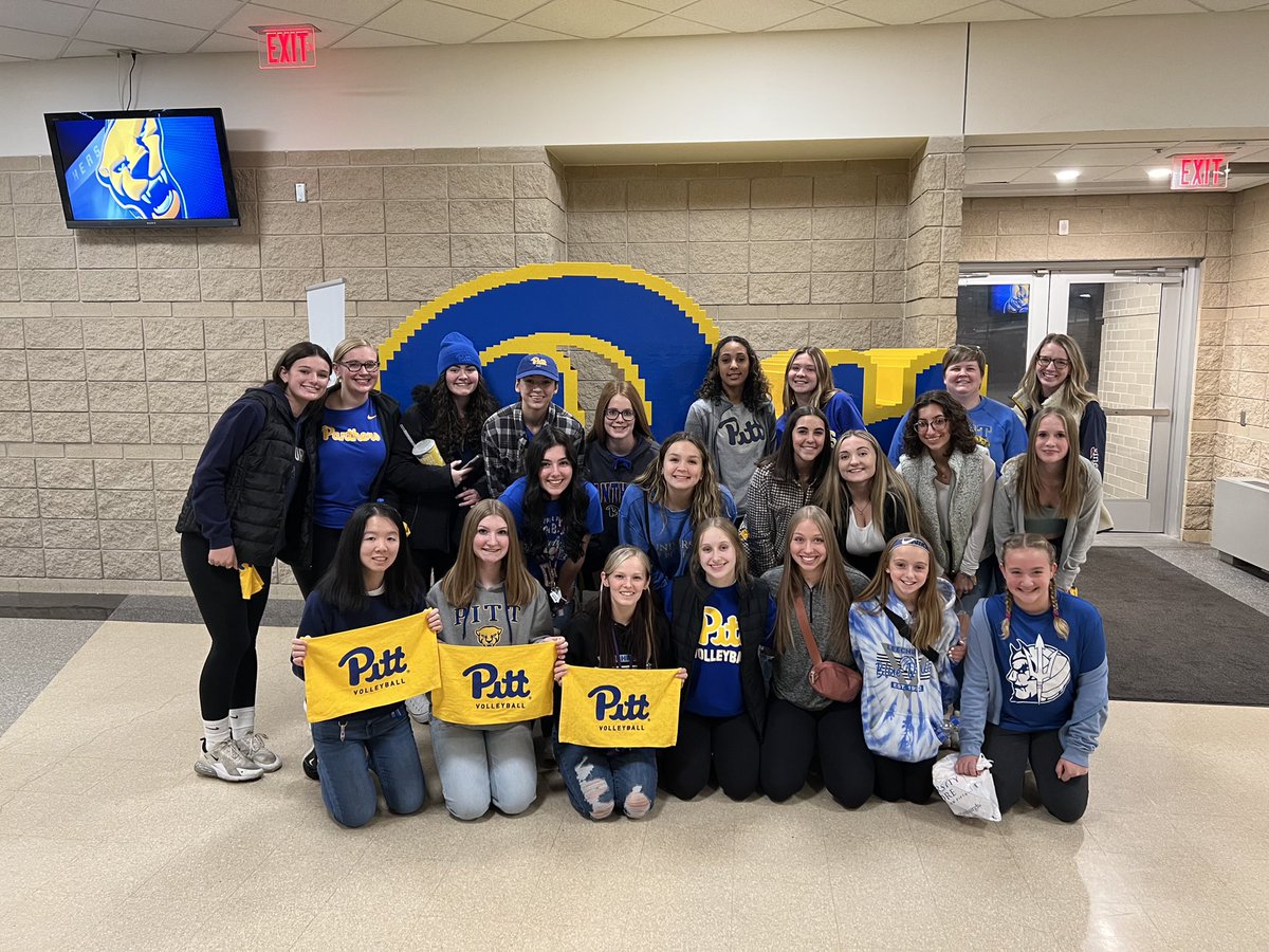 Happy Thanksgiving from us to you! 🦃🍁Eat lots of pie today!! #bluedevilpride #h2p