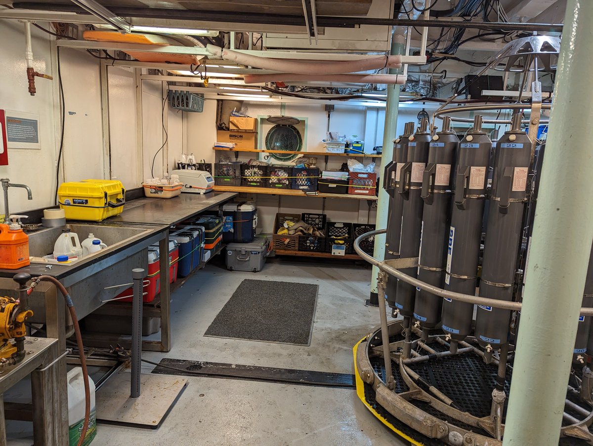 disealab's tweet photo. Greetings from the R/V Kilo Moana! And Happy Thanksgiving! We have been at sea for 4 days. I have done so many new things, and we have collected so many great samples from our first site along the Mariana forearc.
Read more: https://t.co/H5DPZOxQPd
#DISLresearch https://t.co/WaO0HL1YNc