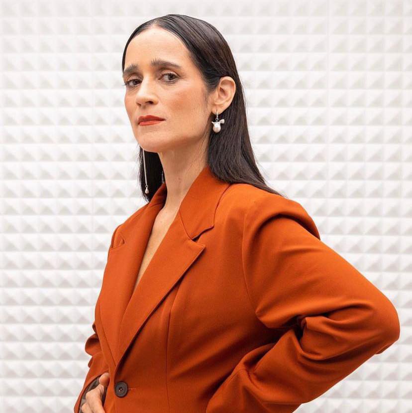 ExaGuadalajara's tweet photo. ¡Feliz Cumpleaños Julieta Venegas! 🥳🤩 Hoy celebramos a la compositora, multinstrumentista, productora, actriz y activista. Sin duda una leyenda de la música en español. 🎤🎶🙌🏻 ¡Muchas felicidades! 🫶🏻 https://t.co/WN3oj2aJbY