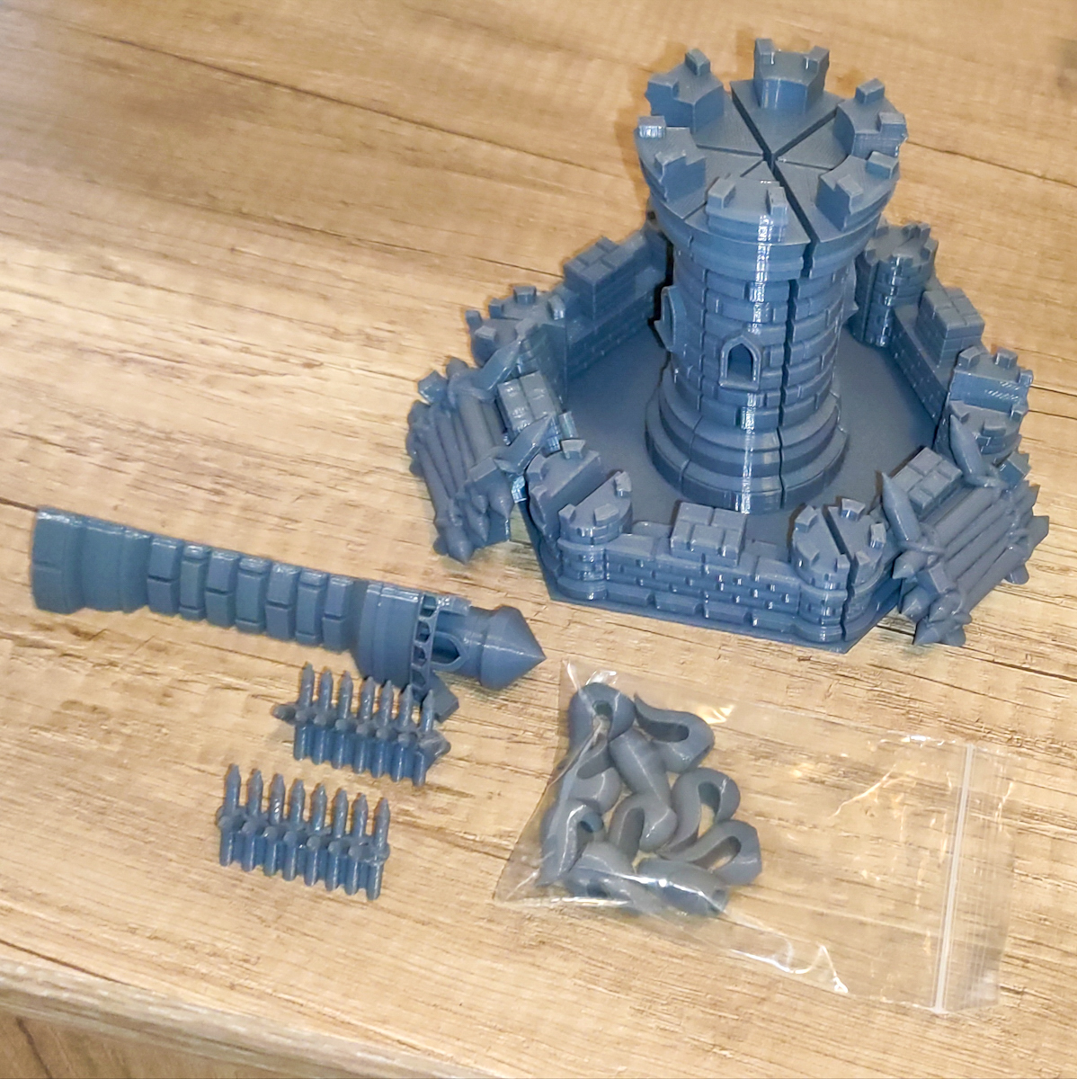 estaran's tweet photo. Das kooperative Tower-Defense-#Brettspiel #CastlePanic bekommt im Januar 2023 eine neue Edition. Ein guter Zeitpunkt, meine 1st Edition mit 3D-Drucken aufzumotzen. Bin beim Filament wieder zum eSun PLA+ zurückgekehrt, jetzt sind die Drucke wieder 1A. 💪 

(Files by @rad_bench) https://t.co/07FofaYjKd