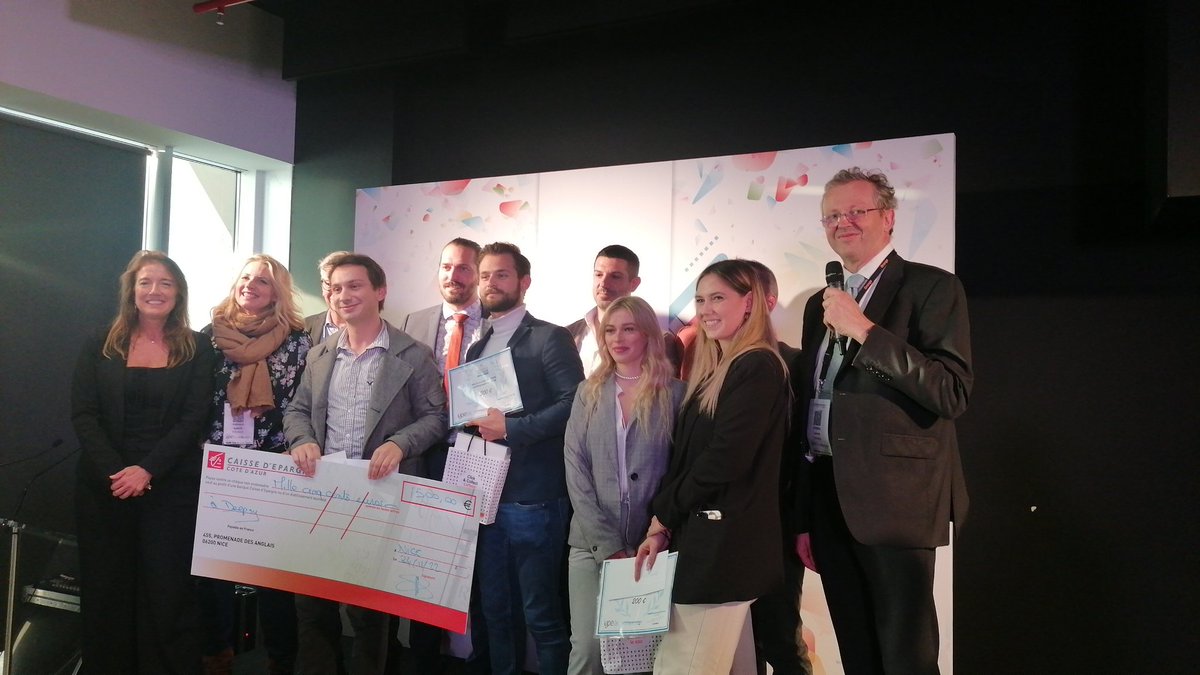 FranckLavagna's tweet photo. Remise des prix de la jeune entreprise innovante @RechercheAvenir  @upe06 #Entrep22 par 
 @OrangePACA @LLondeix

Encore de beaux projet pour le futur de la #CotedAzurFrance https://t.co/lQ7xVMJx3r