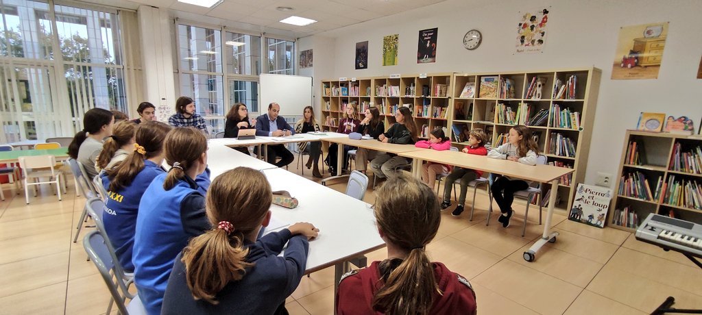 lfsevilla's tweet photo. Nuestros #ecodelegados han preparado junto a una representante de @mlfmonde y el director del @lfsevilla la próxima edición de # Rencontres #Numérique2023, que tendrá como sede mundial a #Sevilla.
#micoleesunico #educacioninternacional #colegio https://t.co/iaRmS0ZP4o
