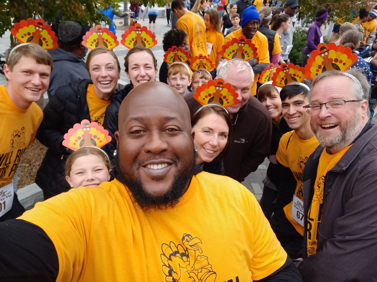 CoachGoodman's tweet photo. 18th Annual @BGCofMidlandsSC Turkey Day 5K #Fitleaders #BoycottAverage
#happythanksgivingday #BGCMTurkeyDay5K #FamilyFunRun #RunForFun #RunForKids #RunForPie #Grateful #ColumbiaSC #MidlandsSC https://t.co/BFdNmFDiT6