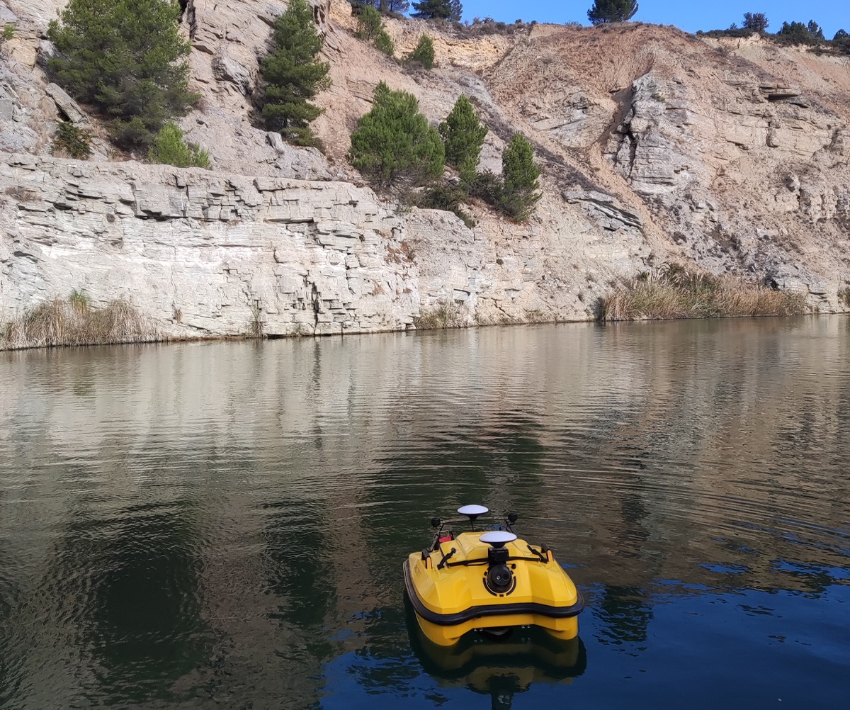 gpaseabots's tweet photo. We've just carried out a bathymetric survey in Vilobí del Penedès (Barcelona), to determine the morphology of lagoons generated in ancient gypsum mines. To do so, we used our #SB100PRO, the most versatile ultracompact #USV on the market, equipped with a multibeam #echosounder. 🛥️ https://t.co/9bBfmkh3Yf