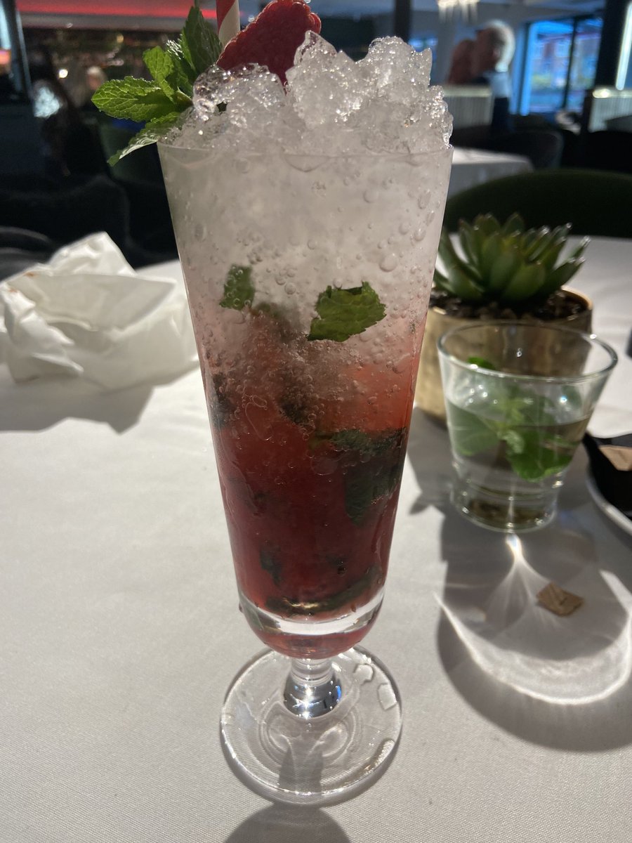 Joanne13Harding's tweet photo. Really enjoying this no alcohol malarkey. 6 weeks and just thinking I feel so much fresher! Never drank much anyway but menopause and alcohol are terrible bedfellows. #raspberryfizz https://t.co/9ay8tJwhSb