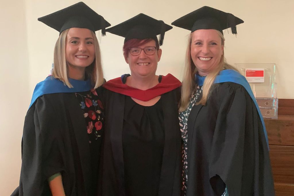 There's a double celebration in our third graduation story today.

<a href="/VictoriaVlw/">Victoria Portsmouth 💚</a> and Dawn are our first Occupational Therapy Apprenticeship alumni. 👩‍🎓👩‍🎓👏

bit.ly/3iaVErJ

#graduation #Apprenticeship #apprenticeships  #OccupationalTherapy #UONGrads