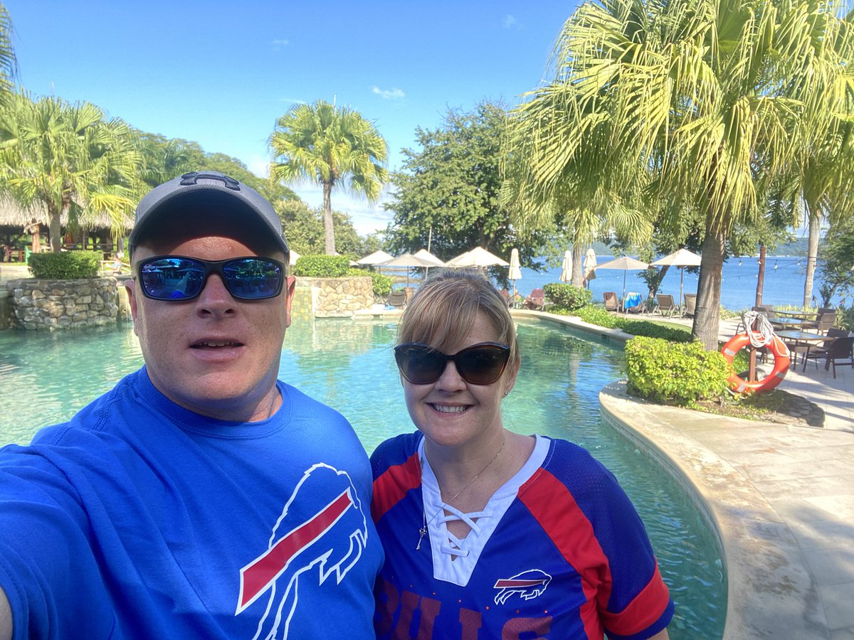 AlbertPilbeam's tweet photo. @BuffaloBills @MillerLite Sunny hot Costa Rica!!!
Let’s go Buffalo!!! https://t.co/pSjOqmDTAC