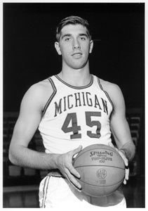 Happy birthday to University of Michigan legend Rudy Tomjanovich. 