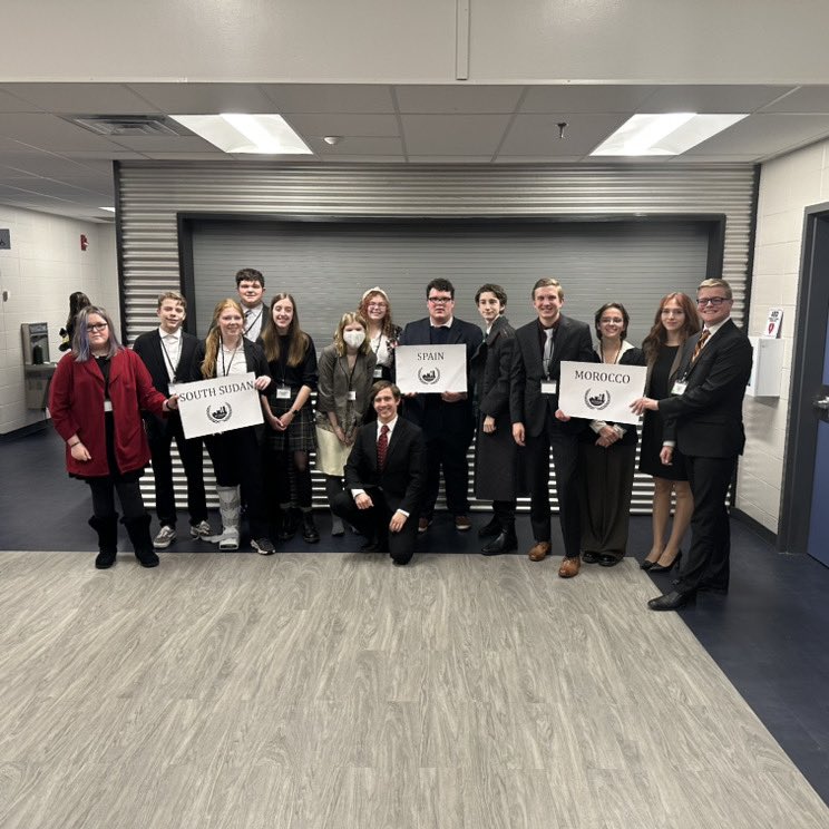 LNSTEM_MUN's tweet photo. Last weekend we had a fantastic opportunity to attend ALTMUN, a new Model UN conference in chattanooga! This is our first in person conference of this size since 2020! https://t.co/DtQiTBJk7c
