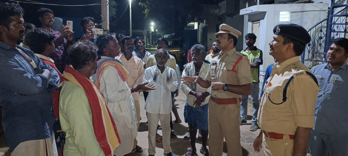 #CommunityContact program was organized with police officers and staff under the directions of Sri. K. Satyanarayana SDPO Narayanpet in SC colony in Maganoor mandal . 33 two-wheelers and 3 autos without proper documents were seized.