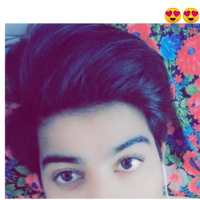 MCStanTeam's tweet photo. .@ShaikZubairAli4  BHAI APNE GALAT JAGAH HAT DAL DIYA. BS #MCStan fandom aur uske ideal ko jo bola na o nhi bolna tha.. Aactiva ki shakl ke.. Shmbde log.. Muh hai tera tote jaise. Aur bata raha yaha pr.. Tu joote ke bare me.. Blue tick dusro ke paise so kharida 🤣🤣🤣 https://t.co/JTJpDJUKEa