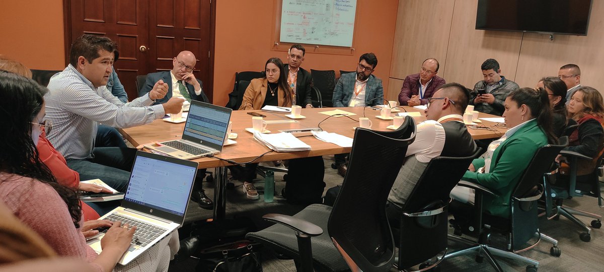 SecEnergia's tweet photo. #LoDecimosLoCumplimos 👷🏽‍♂️Avanzamos en el seguimiento técnico, financiero y jurídico del convenio que busca conectar a la población del municipio de Fúquene con el servicio de gas natural en el cumplimiento de las metas de nuestro plan de desarrollo Cundinamarca Región que Progresa https://t.co/AkP4XcdxZh