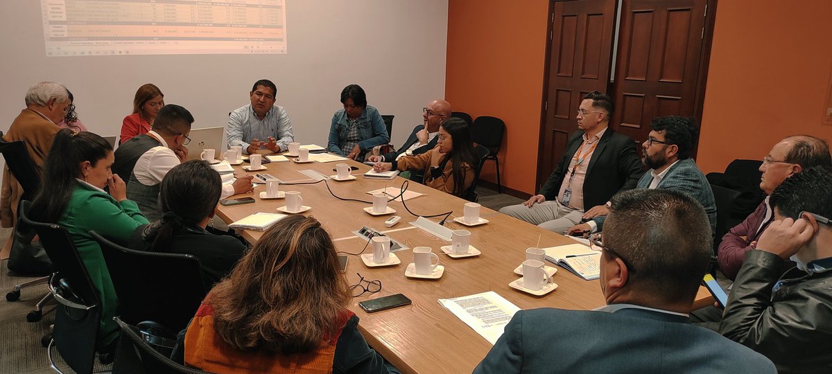 SecEnergia's tweet photo. #LoDecimosLoCumplimos 👷🏽‍♂️Avanzamos en el seguimiento técnico, financiero y jurídico del convenio que busca conectar a la población del municipio de Fúquene con el servicio de gas natural en el cumplimiento de las metas de nuestro plan de desarrollo Cundinamarca Región que Progresa https://t.co/AkP4XcdxZh