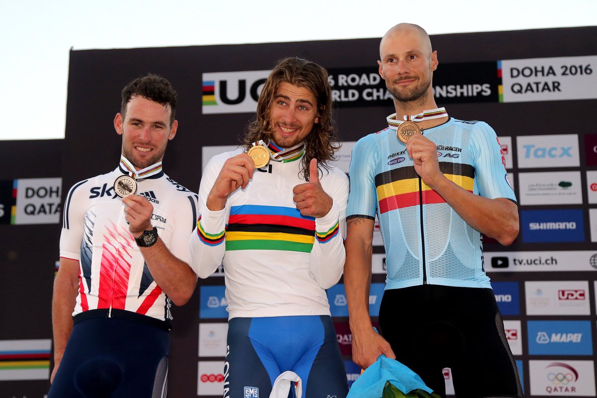 hendriksmj's tweet photo. Dat Sagan in 2016 in Qatar (!) op een groot podium  regenboogtrui (!) aan kon trekken, is met de kennis van nu best wel iets om even bij stil te staan. https://t.co/Ga1e0ikU1U