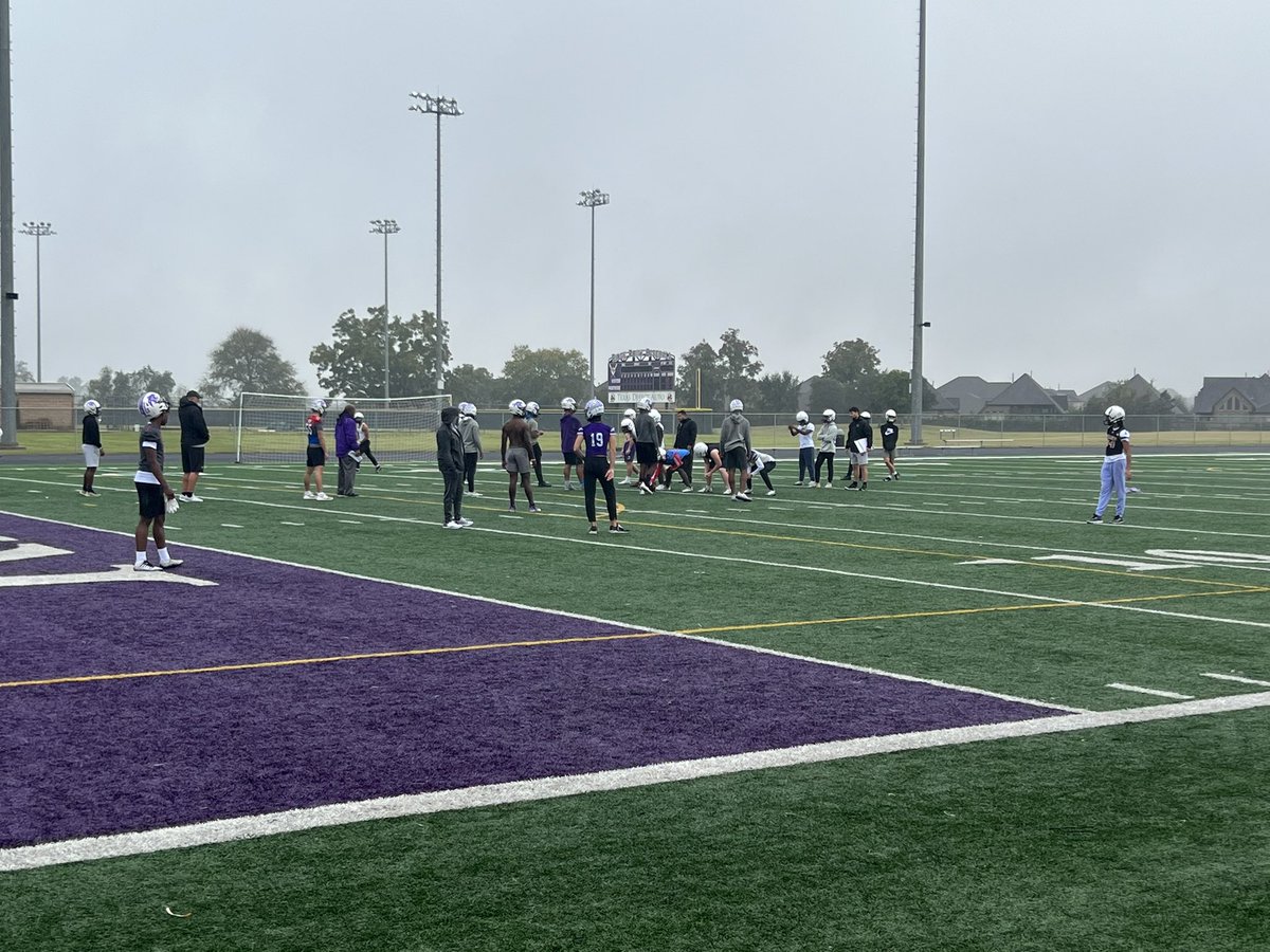 Shout out to ALL the high school football teams practicing on Thanksgiving morning. Only the best of the best are still playing…especially in Texas where the best H.S. football is played 💪🏿💪🏿