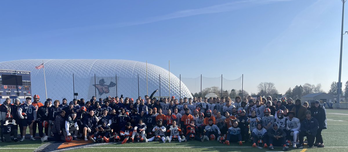 Happy Thanksgiving from the Pioneers🦃🍁🍽 
#Uncommon #FearTheMoose #UticaGuys #Thanksgiving