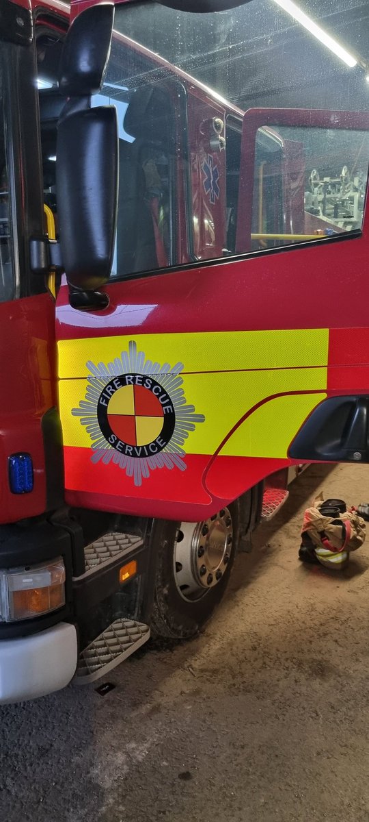 firerescueuk's tweet photo. Our crews are on station today conducting testing and training whilst being able to provide an immediate response to any weather related calls. #weatherwarning #opsready #247service #fire #firerescue https://t.co/OAnHAP2xLP