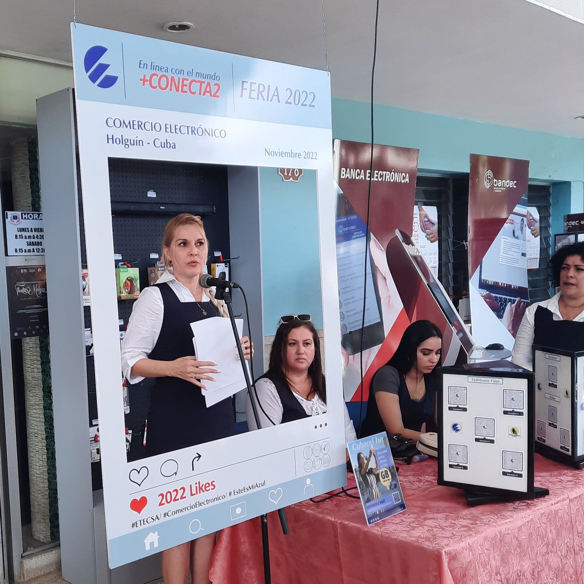 Continúa #ETECSA en #Holguín participando en la feria de comercio electrónico, hoy con conferencias de interés para la población. <a href="/HildaAriasP/">Hilda Arias ❤️🇨🇺</a> @arnolis_reyes <a href="/agustin_chiong/">Agustín Chiong</a> #CubaInformatiza #VamosPorMas