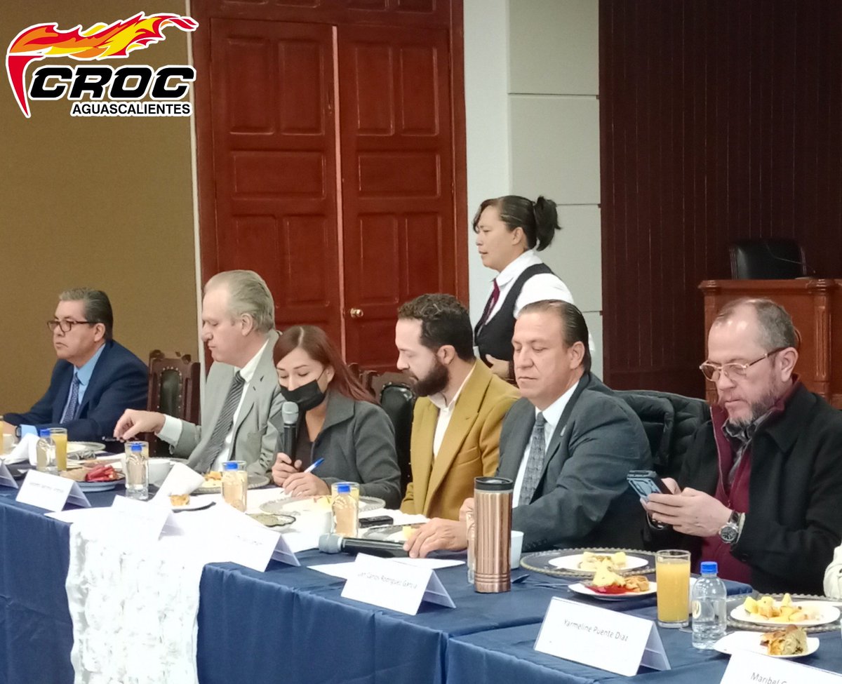 Seccion67CROC's tweet photo. #CROCAguascalientes;
Nos encontramos en las instalaciones de Coparmex, dónde nuestra Secretaria Técnica Alejandra Bárcenas, así como nuestro Srio Gral y Propietario Sector Trabajadores ante el Infonavit @chitocroc participan en la Sesión 342 de la CCR Infonavit.
@IsaiasSiCumple https://t.co/n0RWf2JZVh