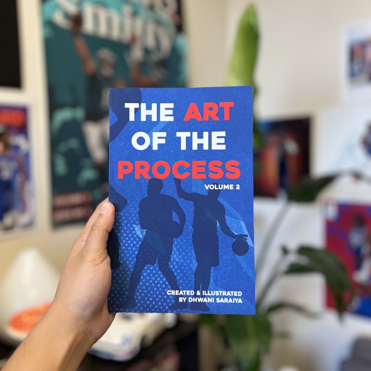 dhwanisaraiya_'s tweet image. Happy Thanksgiving! 🦃 

The holidays can be a tough time for some people so I’m giving away a bundle to spread some love! 

- Sixers Art Book
- 11x14 Hurts Print
- 11x14 Red October Print
- Signed Maxey basketball 

Rules: 
-Like/RT
-Reply w/ your fav sports moment from ‘22