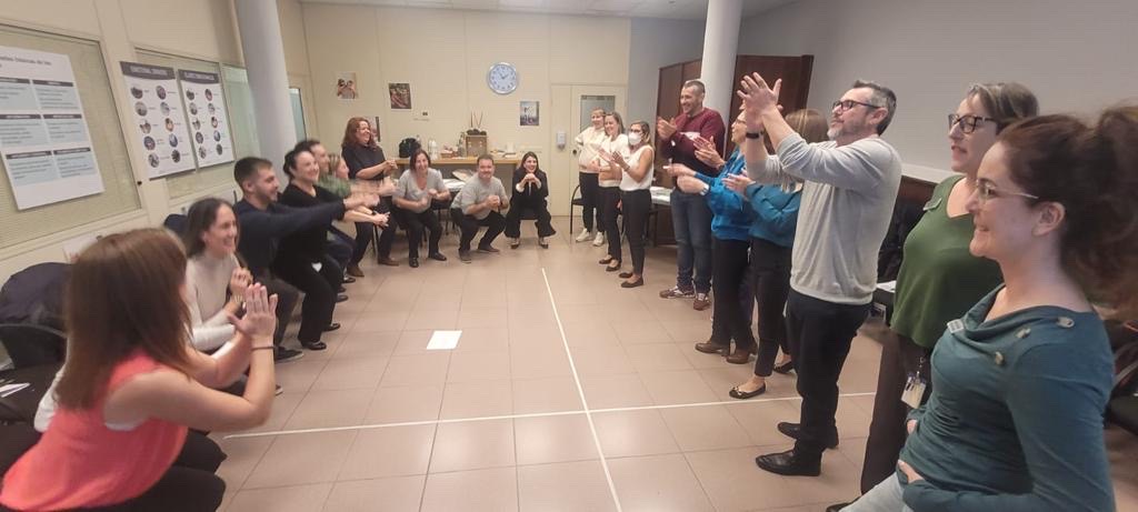 Mainfor's tweet photo. 📢 El trabajo en equipo incrementa la motivación y facilita el cumplimiento de objetivos. En Marriott Vacations lo saben y por eso han contado con Mainfor para impartir el curso de “Inteligencia emocional y trabajo en equipo” para sus empleados.
🔗 https://t.co/NyNqlO5Xz0 https://t.co/7QWKAyXFYo