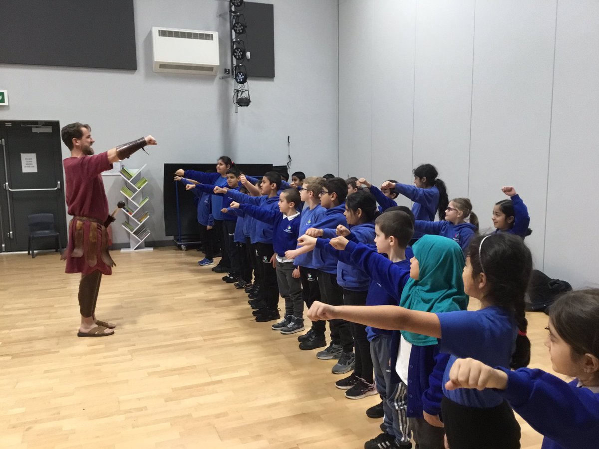 edgewickprimary's tweet photo. What a great afternoon year 3 had in their roman workshop! #History #historybuffs #historyisawesome #rottenromans #romanbritain https://t.co/YSfQzthllt