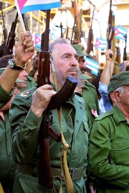 UJCDpsCiego's tweet photo. Decir Fidel es decir  honestidad,entrega , sacrificio, lealtad a su pueblo y sobre todo amor  infinito por su Cuba 🇨🇺 libre y soberana #FidelPorSiempre #LatirAvileño 

@dpsCiego 
@PitaDra 
@IvisDra 
@AmarilisDelga12 
@JuanRasua 
@VigilanciaCiego 
@ArelysLic https://t.co/7zRqi0nLJr