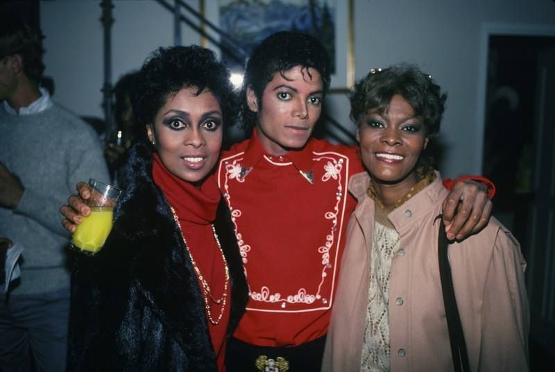 RT @ProseccoLiquido: Michael Jackson, Lola Falana and Dionne Warwick. December 1984 https://t.co/WiqCvEO88W
