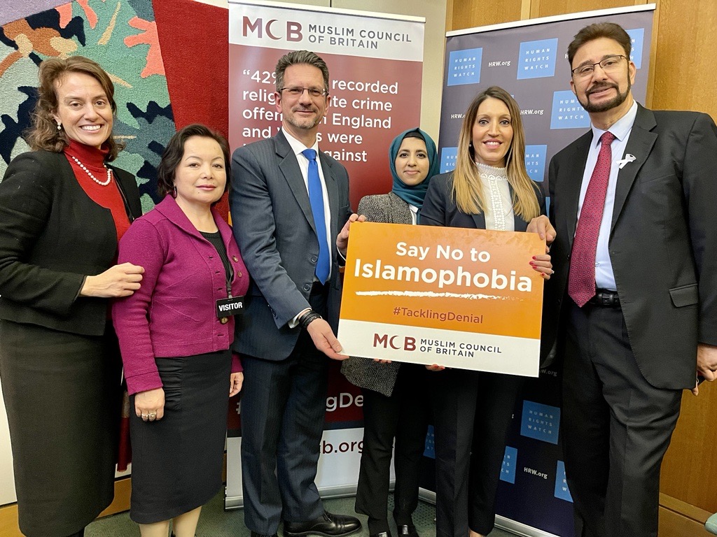 🤝Glad to join @Afzal4Gorton to mark Islamophobia awareness month.

☪️Islamophobia impacts British Muslim communities in #Wycombe and across the UK. I am proud to stand against this hatred.

#IAM2022 <a href="/MuslimCouncil/">MCB</a>
