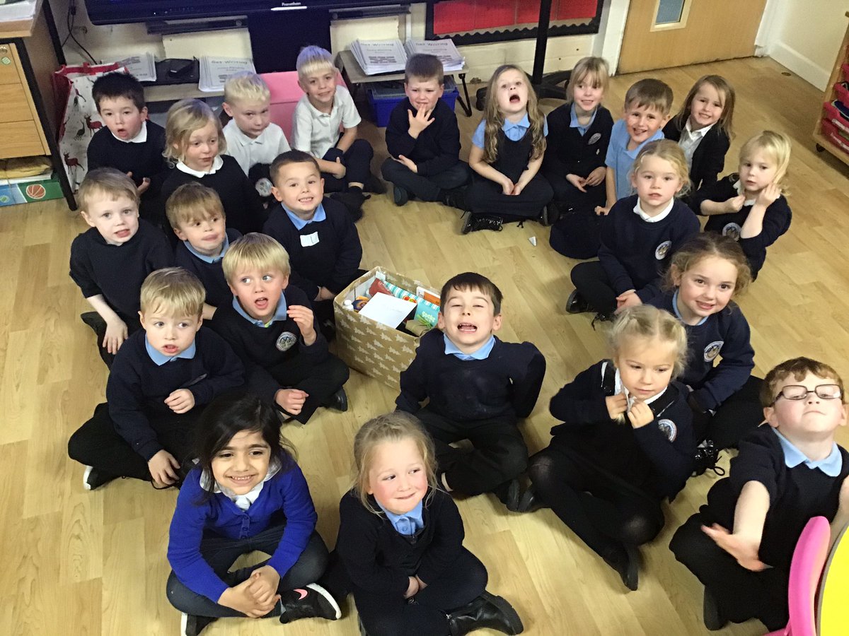 YRPinkClass's tweet image. Pink Class worked together to create a box of gifts to be donated to the Sheffield Shoebox appeal. We thought about those people who would really appreciate a kind gesture this Christmas.