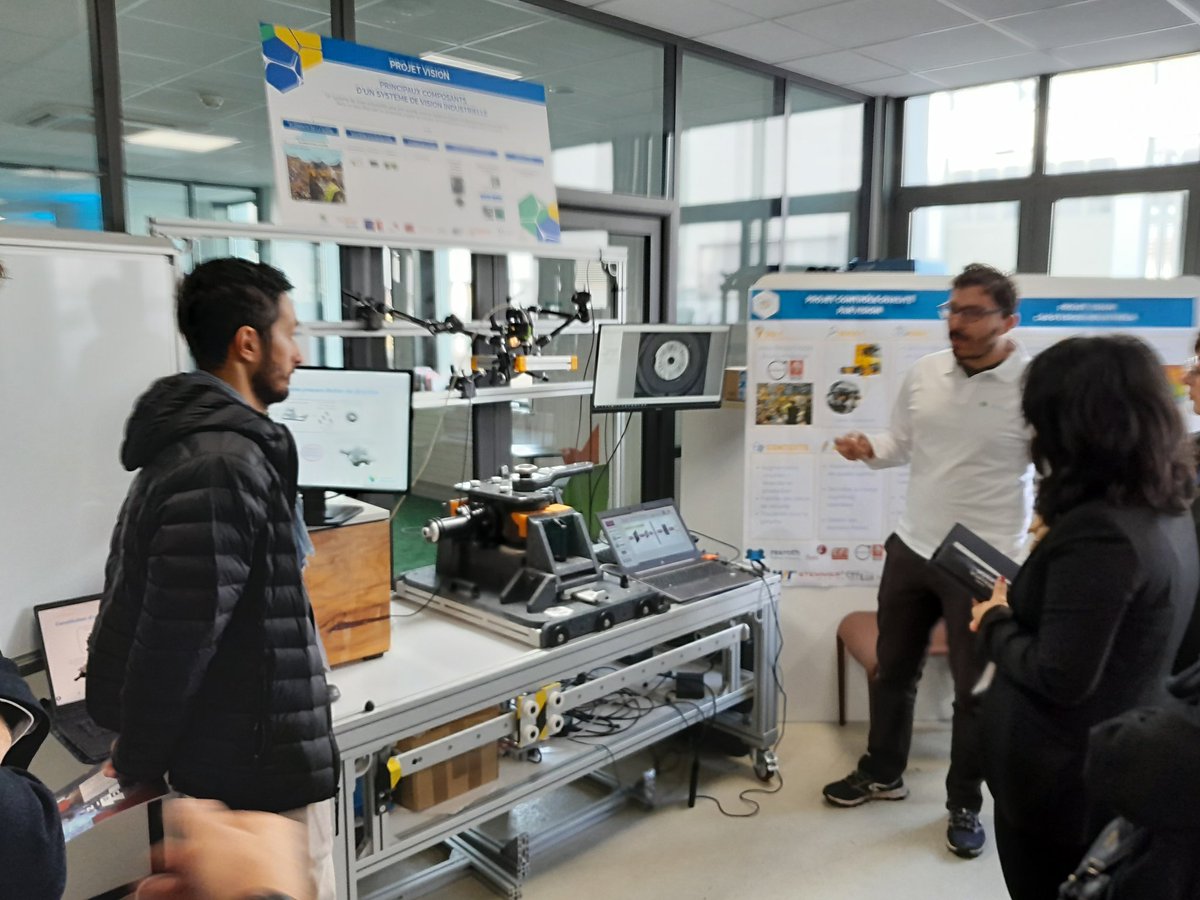 eyssor's tweet photo. Ce matin nous etions à la @LaRucheIndus pour la semaine de l'#Industrie. Plusieurs demonstrateurs de beaux projets d'#innovation présentés... https://t.co/rKt12D3qPR