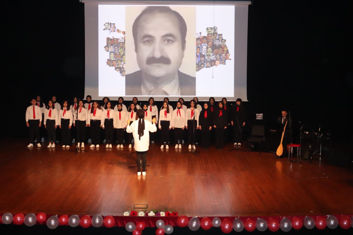 sultanbeyli_mem's tweet photo. Hüsnü M. Özyeğin Anadolu Lisemiz tarafından hazırlanan 24 Kasım Öğretmenler Günü Programı,ilçe protokolümüzün katılımlarıyla gerçekleştirildi. @tcmeb @istanbulilmem @memleventyazici @yasarcaglar https://t.co/TFCk9LFUCr
