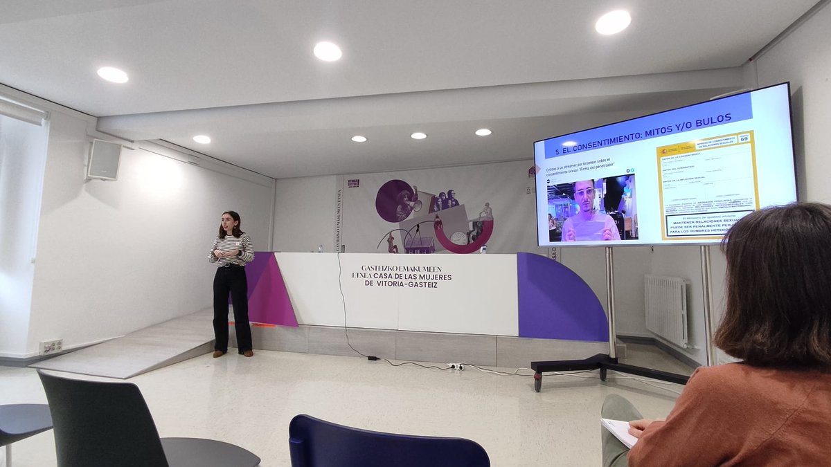 irsearaba's tweet photo. Reflexión desde la educación social hacia una cultura del consentimiento en #irsearaba Participamos en una formación sobre #LeySiesSi, analizando y comprendiendo los cambios donde se elimina la figura del abuso sexual y se pone en el centro el consentimiento #25N #Igualdad https://t.co/OjDmykgIP7
