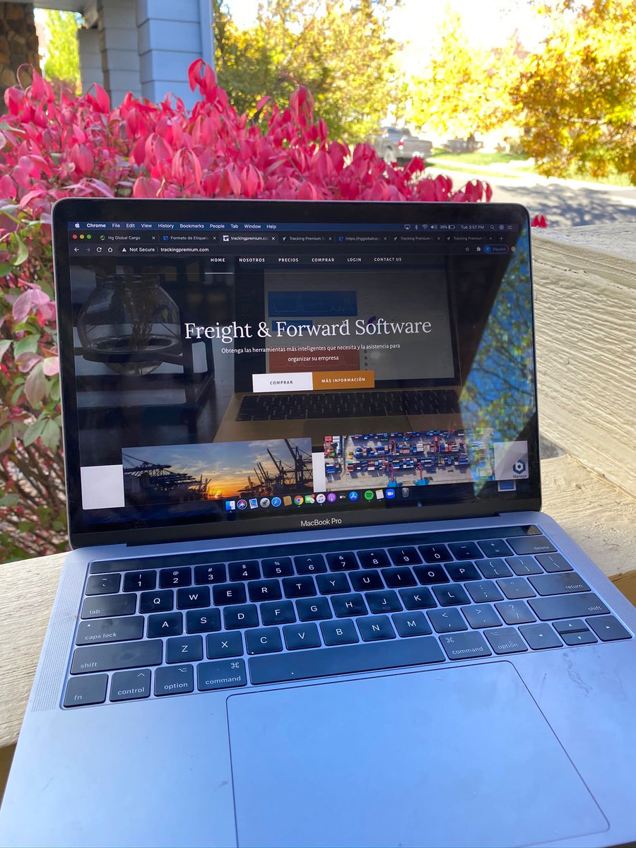 trackingpremium's tweet image. ⭐El Black Friday, el Ciber Monday y ahora Navidad ponen a las empresas logísticas a trabajar a toda marcha, optimizando al máximo sus recursos, para cumplir, sin dar cabida a ningún error, con la gran demanda de consumo propia de estas fechas.⭐
. 
. 
 #courier #puertaapuerta