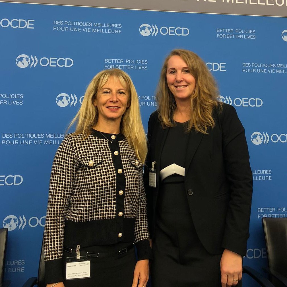 OECDtrade's tweet photo. After eight productive years as Chair of the OECD Working Party on #ExportCredits &amp; Credit Guarantees, Silvia Gavorníková (Slovak Republic 🇸🇰) is handing over to Paola Valerio of @sacesimest (Italy 🇮🇹), for 2023.

Thank you Silvia &amp; congratulations Paola! https://t.co/paaYqowtcP