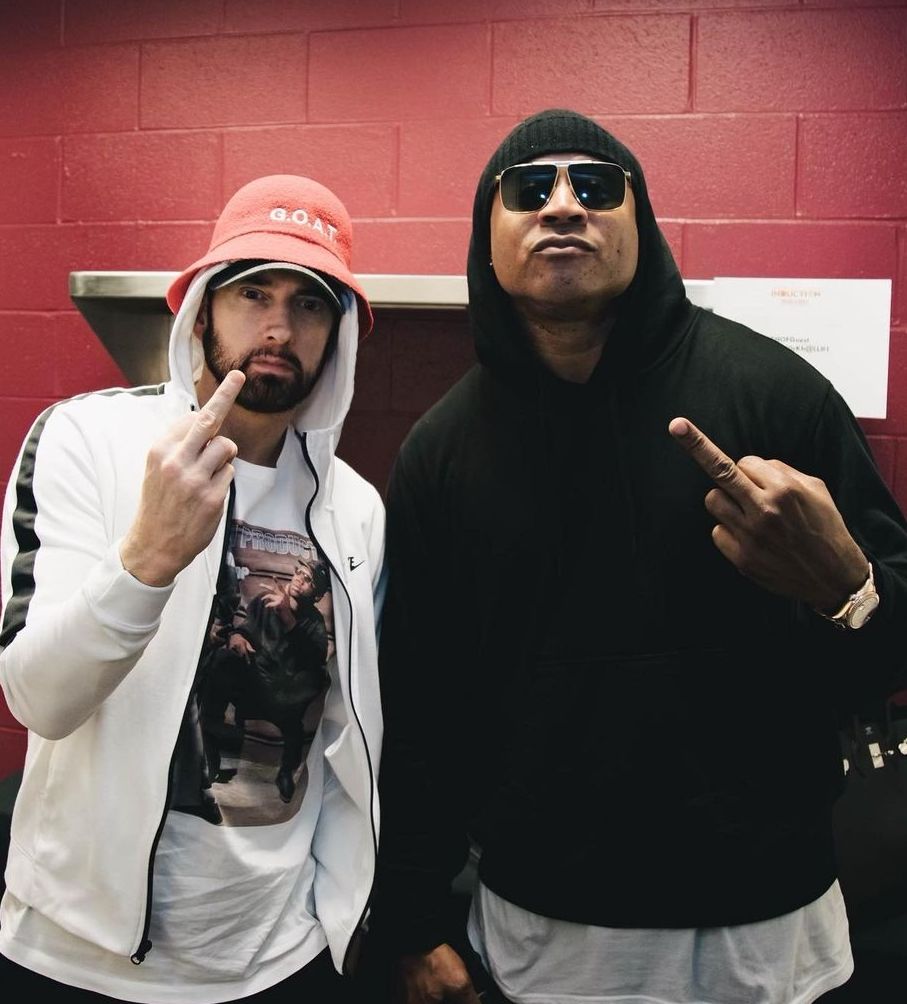 ThomasD48342358's tweet photo. Eminem &amp; LL cool j iconic moment https://t.co/Czcl3MO0r0