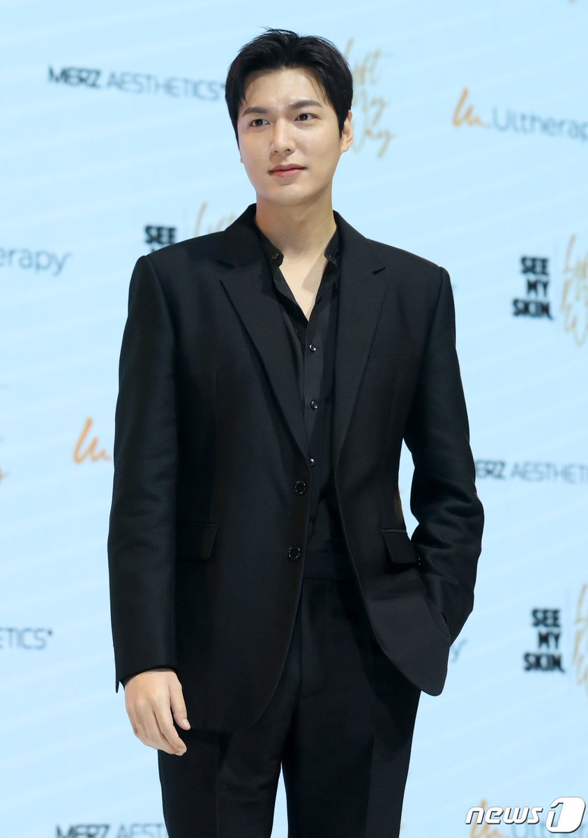 lovvleeminho622's tweet photo. 🌸🌸🌸🌸🌸🌸

20221124 Lee Min Ho at Merz Aesthetics Ulthera Launching Event Press Conference

𝑇𝑎𝑔𝑠. 🦁 #leeminho #이민호
#멀츠코리아 #멀츠에스테틱스 #merzaesthetics
#MASJ #Ulthera
@actorleeminho ♡
©® Logo/Owner https://t.co/s1eG7fTUmu