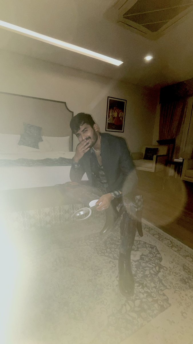 danishhroomi1's tweet photo. Youth icon of the year! @LuxStylePk https://t.co/kMsEzJpz21