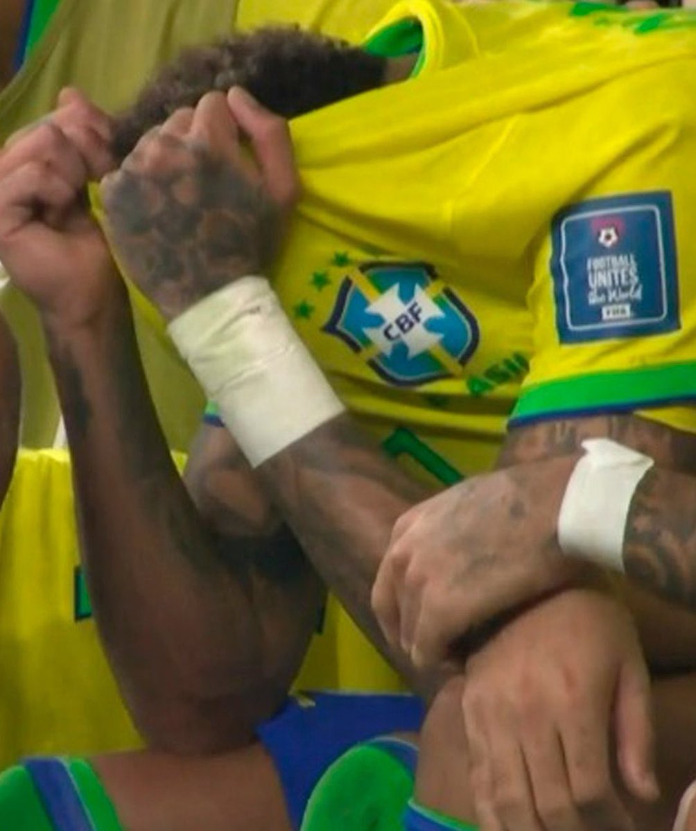 talkSPORT's tweet photo. Neymar’s ankle after this challenge 😬

He was in a lot of pain on the bench after being subbed off. Hopefully this isn’t the end of his World Cup 🤞

#FIFAWorldCup #TSWorldCup https://t.co/2ngtfZ8r3F