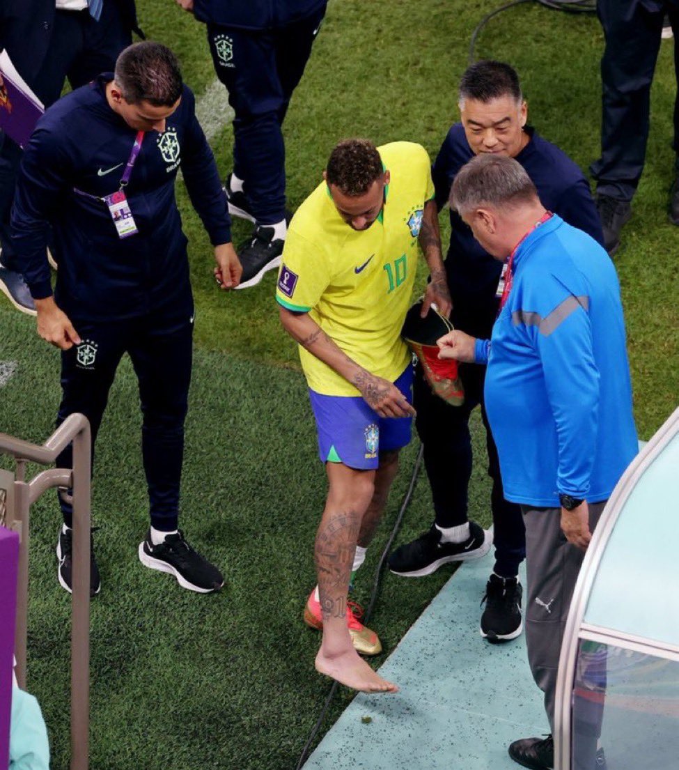 talkSPORT's tweet photo. Neymar’s ankle after this challenge 😬

He was in a lot of pain on the bench after being subbed off. Hopefully this isn’t the end of his World Cup 🤞

#FIFAWorldCup #TSWorldCup https://t.co/2ngtfZ8r3F