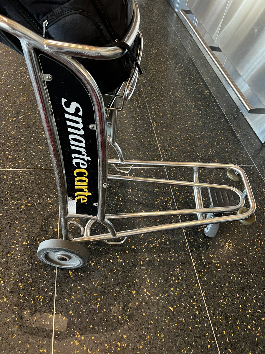 swash's tweet photo. Whats so smart about smartcarte? The world’s airports have free luggage carts, except the smartecarte. https://t.co/yWEWOXVWTA