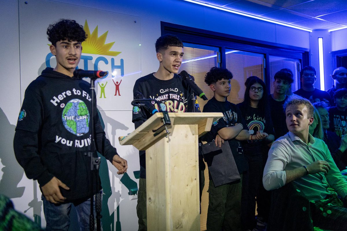 CATCHLeeds's tweet image. Last night our young volunteers hosted our #EveningOfReflection sharing personal stories, our journey so far &amp;amp; themed the whole event around planet Earth🌎. Our guests included: @MayorOfWY @LordLtWY @HSWestYorkshire @WYPJohnRobins @tomriordan Highlights: youtube.com/watch?v=V8gEDw…