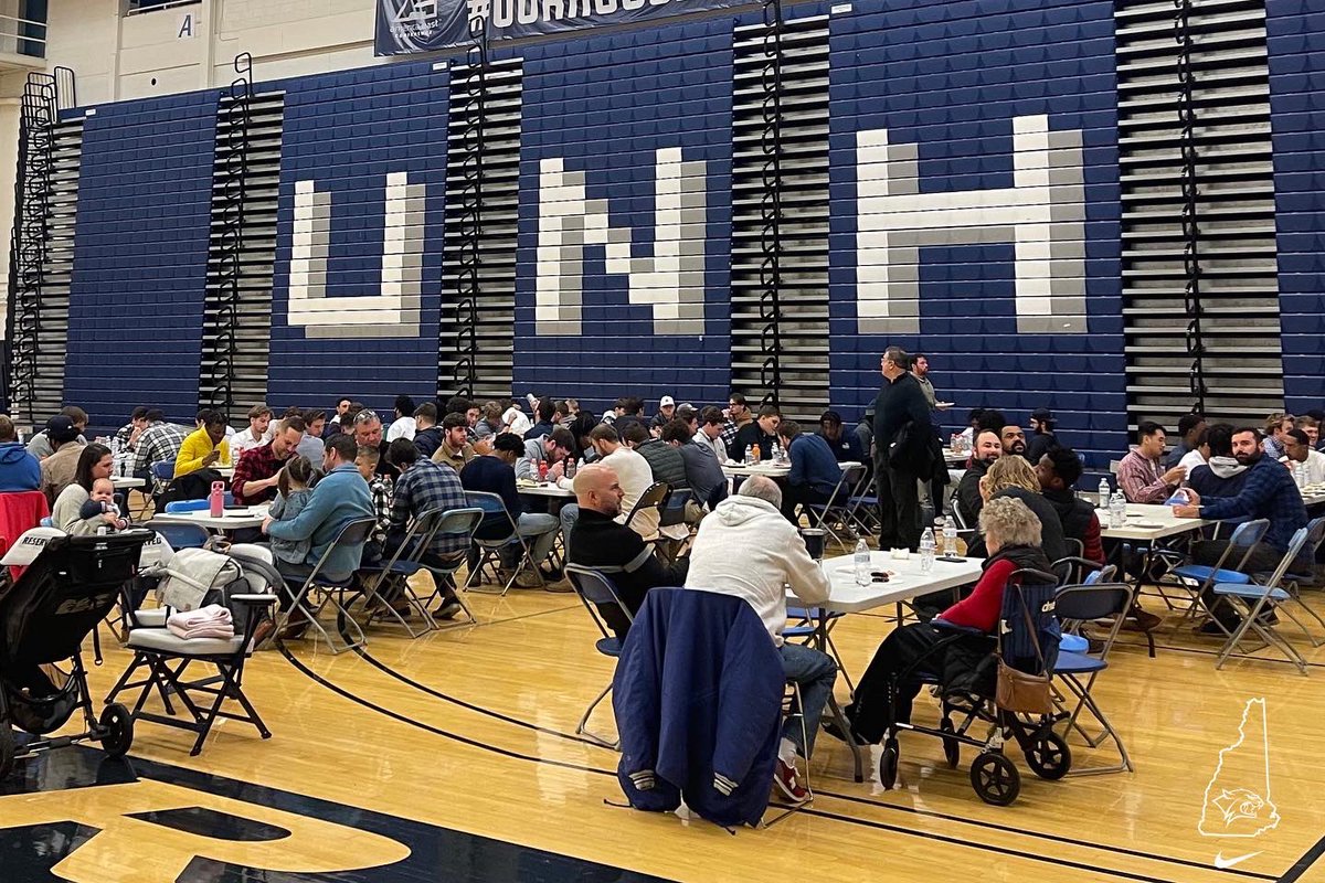 UNH_Football's tweet photo. New Hampshire Football Family dinner‼️🍽🍁🦃 https://t.co/SUT3wHQBzb