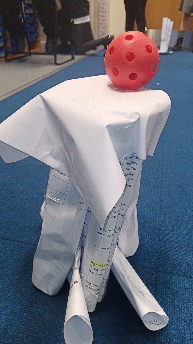 MissAliSPS's tweet photo. Part 2. They believed cylinders were the best shape to use as they were similar to our own bones. Many of the structures were able to support a ball and the children wrote what they would do better next time. @SummerswoodPS https://t.co/c3H2ZjaHrA