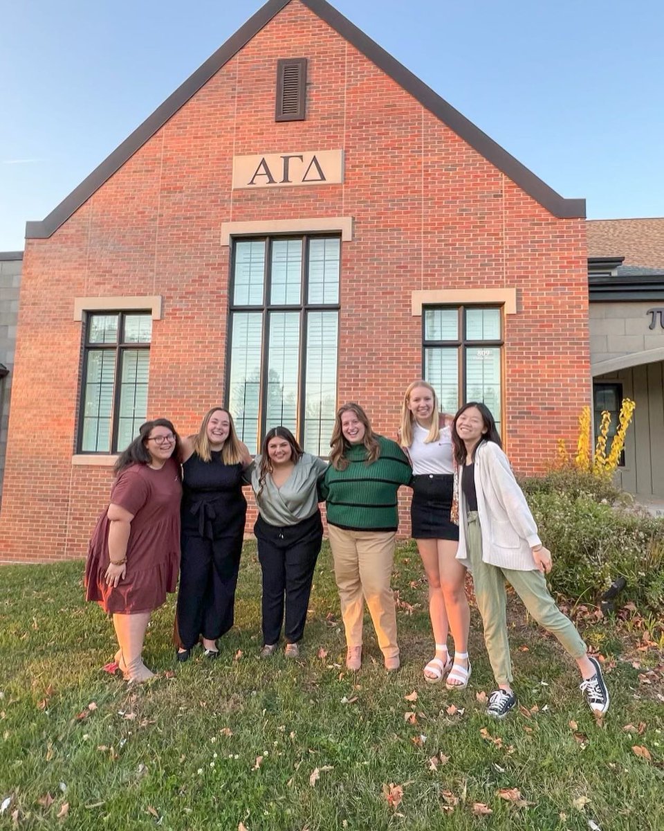 valpoalphagam's tweet photo. happy thanksgiving from beta phi! we hope everyone has a wonderful day with friends and family! 🍂🤎 https://t.co/oAYOsf8O4V