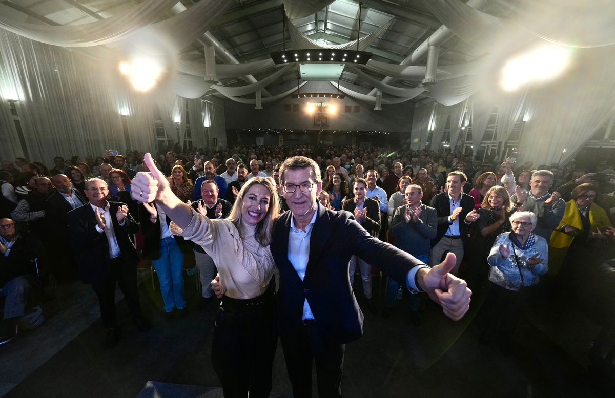 MGuardiolaM's tweet photo. Extremadura siente a España y queremos que España sienta a Extremadura. 

🤝 @NunezFeijoo 
#EnDefensaDeUnGranPaís
#HablaExtremadura https://t.co/yZjXoP3M0g