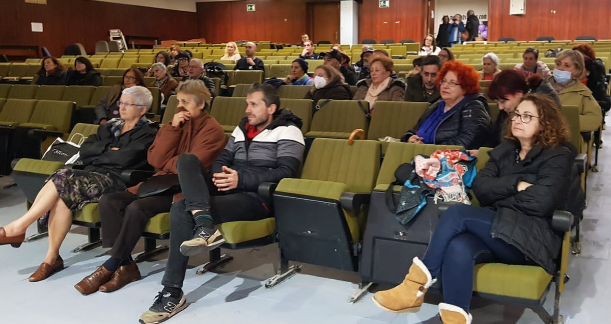 Esta tarde, en el salón de la Casa Sindical en Gijón, con las compañeras de C.S.I. Feminismu en llucha